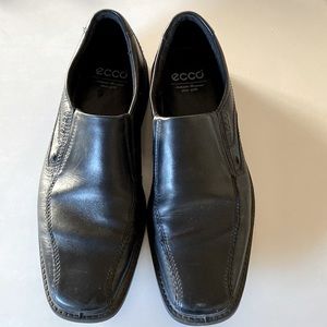 Ecco Helsinki bicycle toe black slip on loafer